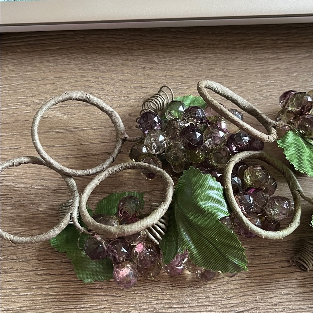Acrylic Grape Napkin Rings - Picture 6 of 7